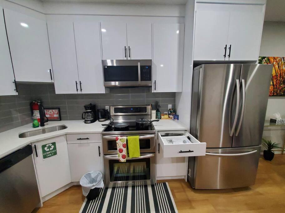 Brand New 2 Bedrooms Basement 15mins From Airport Calgary