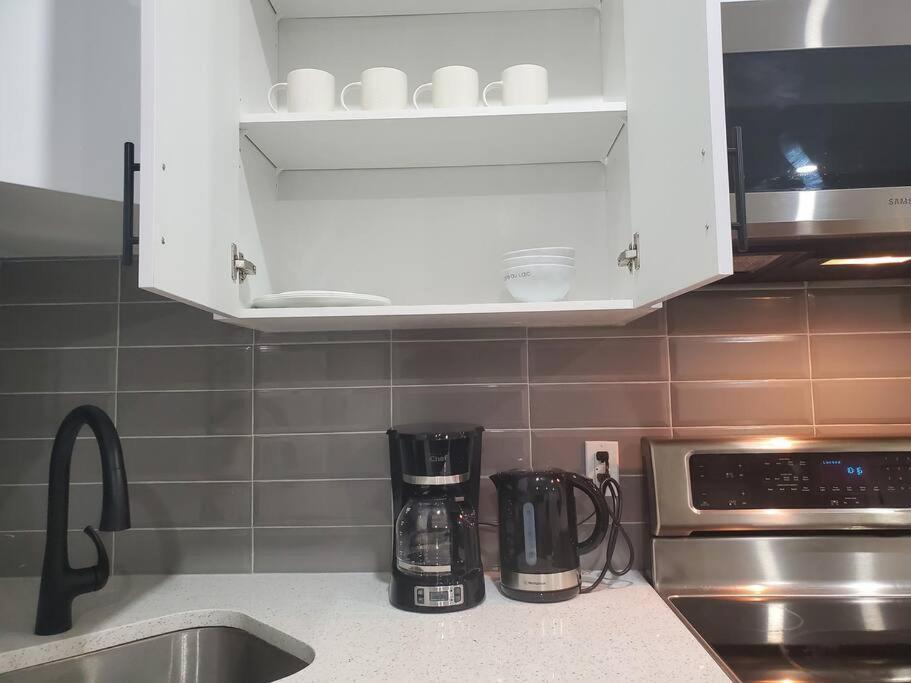 Apartment Brand New 2 Bedrooms Basement 15mins From Airport *