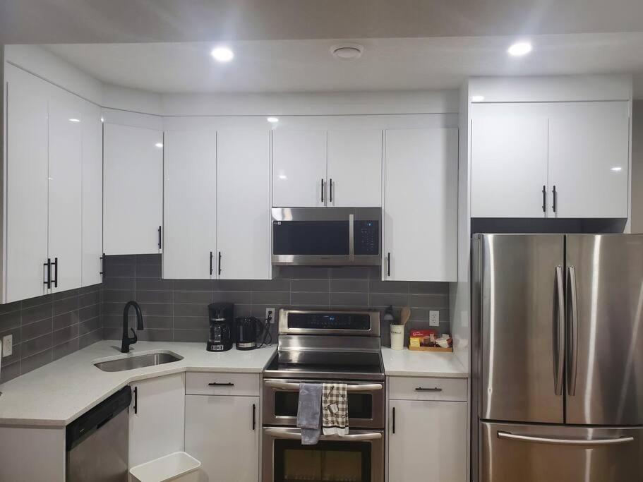 Apartment Brand New 2 Bedrooms Basement 15mins From Airport Calgary
